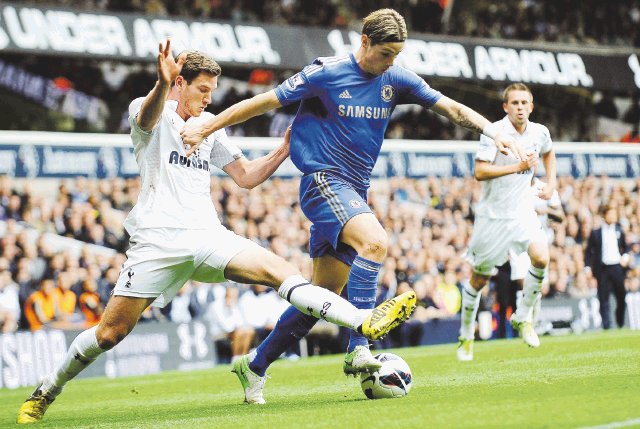 Chelsea vence 4-2 a Tottenham en la Premier. Fernando Torres no anota, pero sigue tomando confianza en el terreno de juego. Foto: EFE.