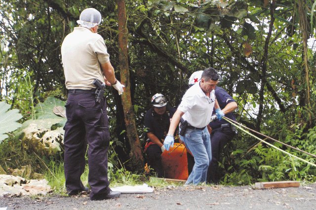  Hallan cuerpo en Braulio Carrillo Cruzrojistas encontraron el cadáver