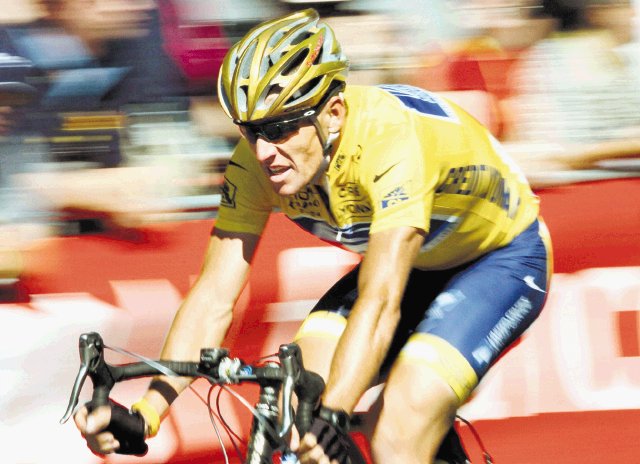 No habrá campeón. La historia del Tour de Francia quedó manchada, al despojar a Armstrong de sus cetros.Archivo.