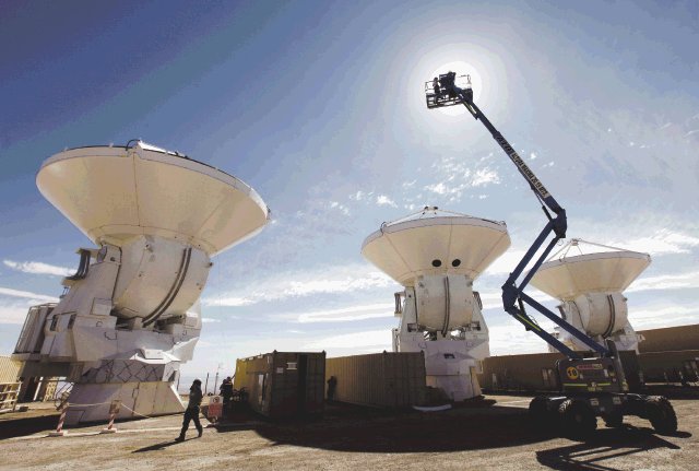  Telescopio busca el origen del universo En el desierto de Atacama, en Chile