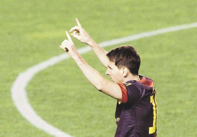  300 piquetes a la red. Messi también, ya está dentro del “top 10” de los máximos goleadores en la historia de la Liga española.EFE.