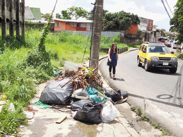 Centinela comunal. No recogen la basura.