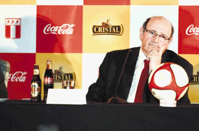  Markarián se va si Perú no clasifica. “Si Perú no va al Mundial, no me quedaré un día más”, dijo Sergio Markarían, técnico de la escuadra peruana.Archivo.