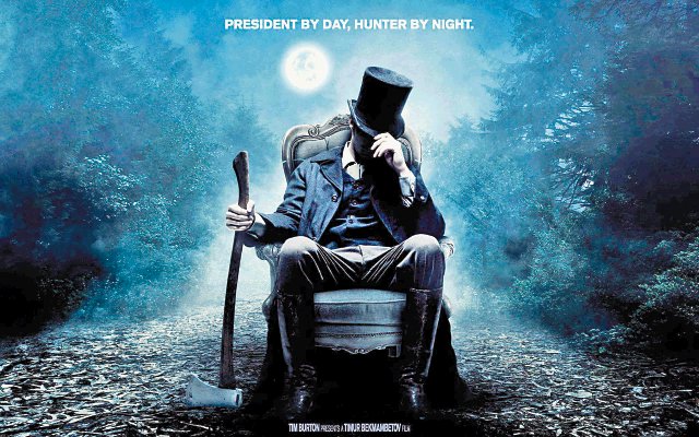Cartelera de cine. A. Lincoln cazador de vampiros. La historia jamás contada sobre el ex presidente de los Estados Unidos, en la que es puesto como un joven cazador de vampiros que busca vengar la muerte de su mamá.