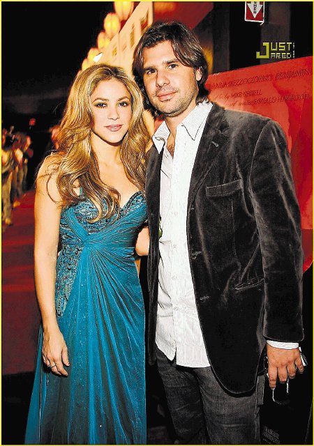  Antonio de la Rúa demanda a Shakira. Dejó carrera por ella. Web.