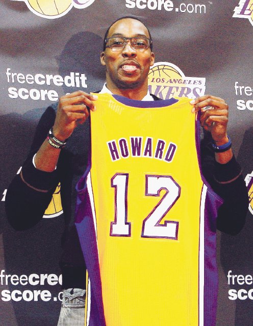  “Superman” en veremos por lesión. Habrá que esperar para ver a Howard con los Lakers.AP.