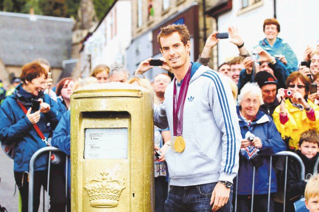  Lo recibieron como a un rey. Andy Murray es el deportista de moda en Escocia.AFP.