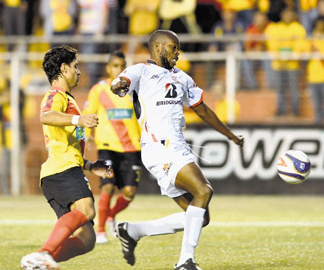 Furtado volvió con gol. “Creí que no iba a regresar al fútbol”, dijo Andy.Rafael Pacheco.