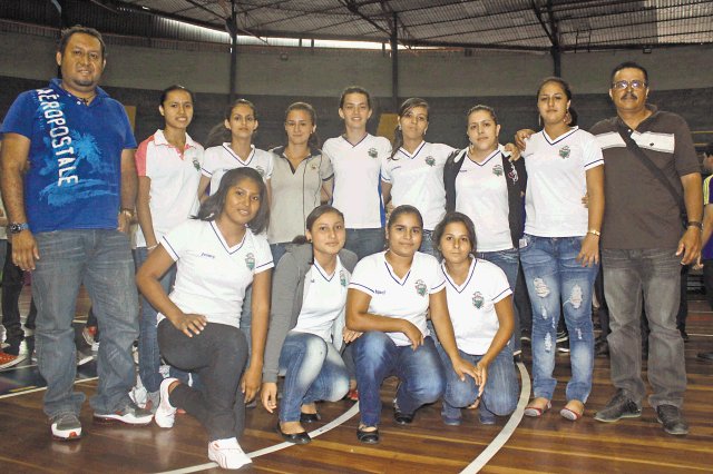 Ticos van por más. El Liceo de Comte de Golfito participará en el fútbol femenino en El Salvador.ICODER.
