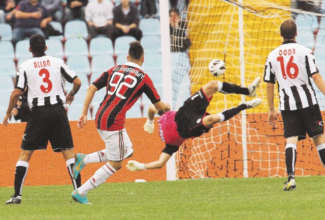 Milan pierde por tercera vez en cuatro partidos. El delantero del Milan Stephan El Shaarawy marcó un golazo, pero no alcanzó para que su equipo venciera al Udinese. Foto: EFE