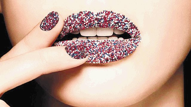 Manicura caviar: manjar para las uñas. El “nail art” está de moda. Internet.