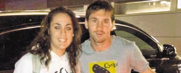  Messi es el talismán. Messi y Laura Gutiérrez.