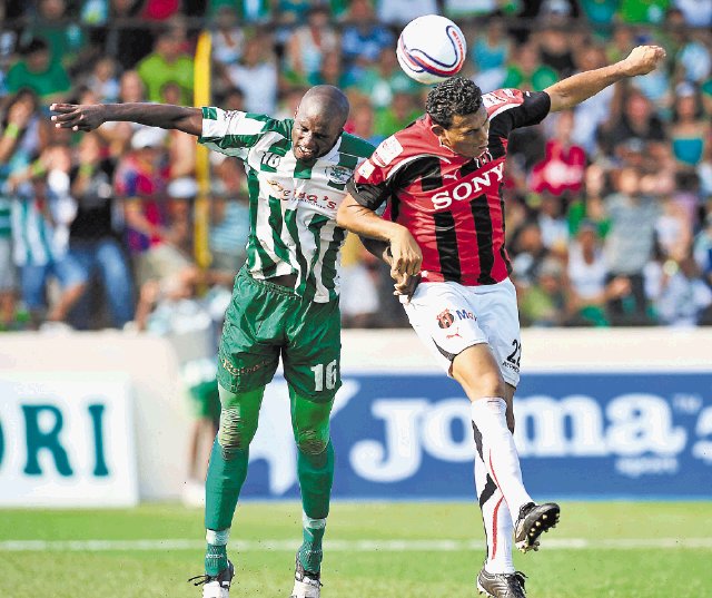 A Lagos le ha ido muy bien en Santos. Con la Liga la historia fue muy diferente.Foto: R. Pacheco