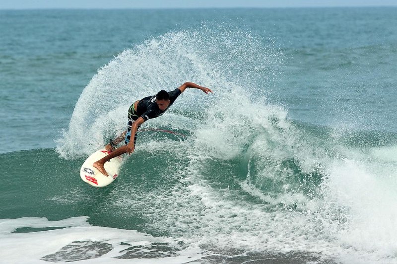 Surf En Playa Hermosa Jacó 12 06 11 Fotos Alexander Otárola Galerías Aldiacr Diario 9462